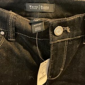 White House Black Market Blanc Black boot leg jean